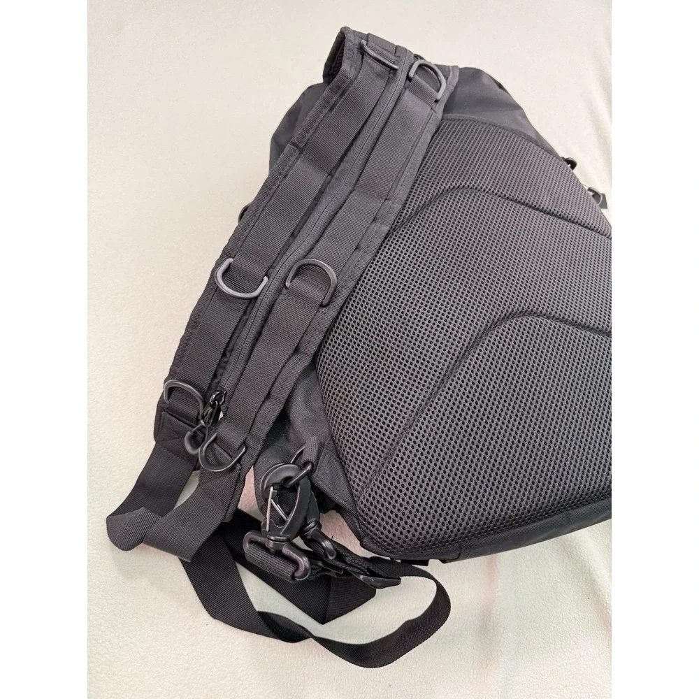 Piscifun Fishing Tackle Bag Backpack NWOT Black Multiple Compartments Outdoor